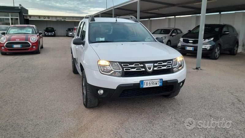 Usata Dacia Duster Lauréate 110 CV (80 kW) 2015 Bianco SUV