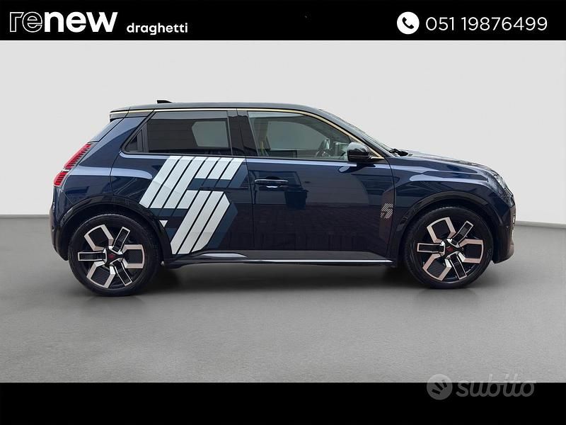 Begagnad Renault 5 E-Tech Iconic 110 kW (150 HK) 2024 Blå Sedan