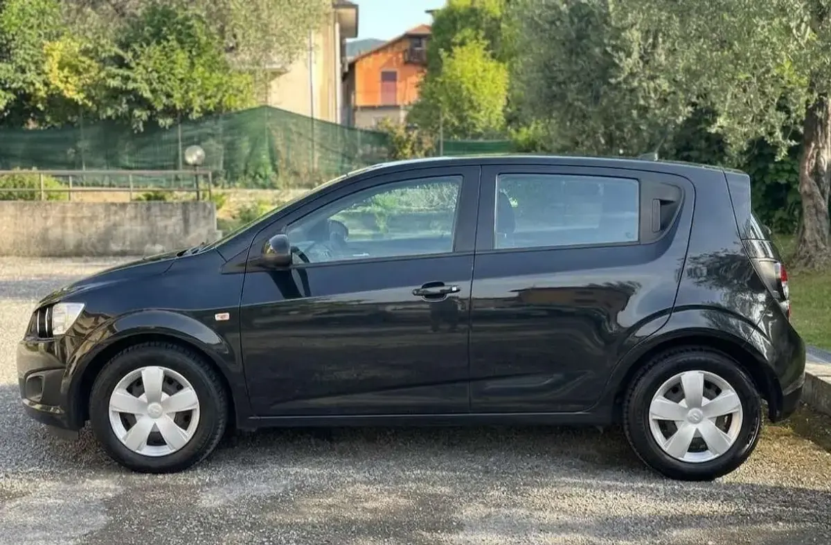 Usata Chevrolet Aveo LT 86 CV (63 kW) 2011 Nero Utilitaria