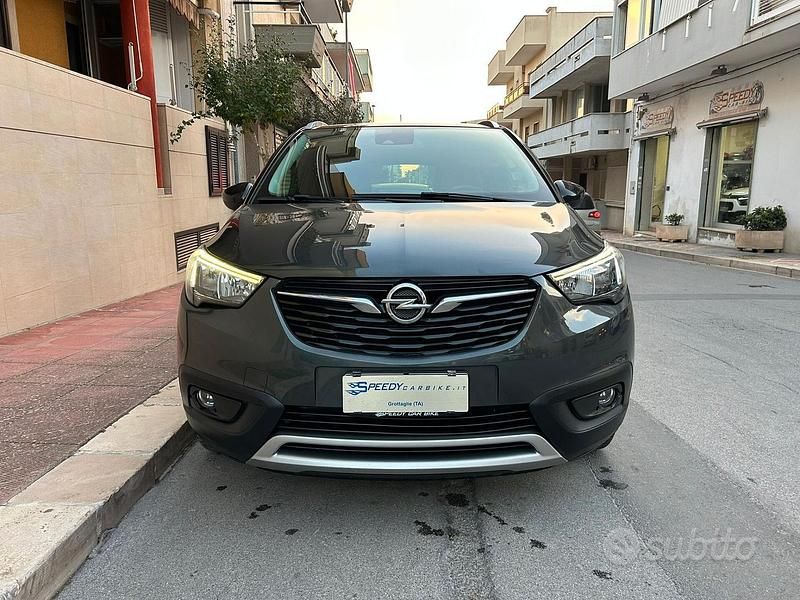 Usata Opel Crossland X Innovation 99 CV (72 kW) 2018 Grigio SUV