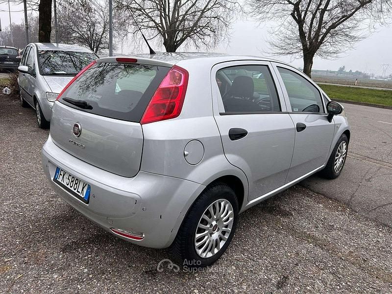 Usata Fiat Punto Street 95 CV (69 kW) 2017 Grigio Utilitaria