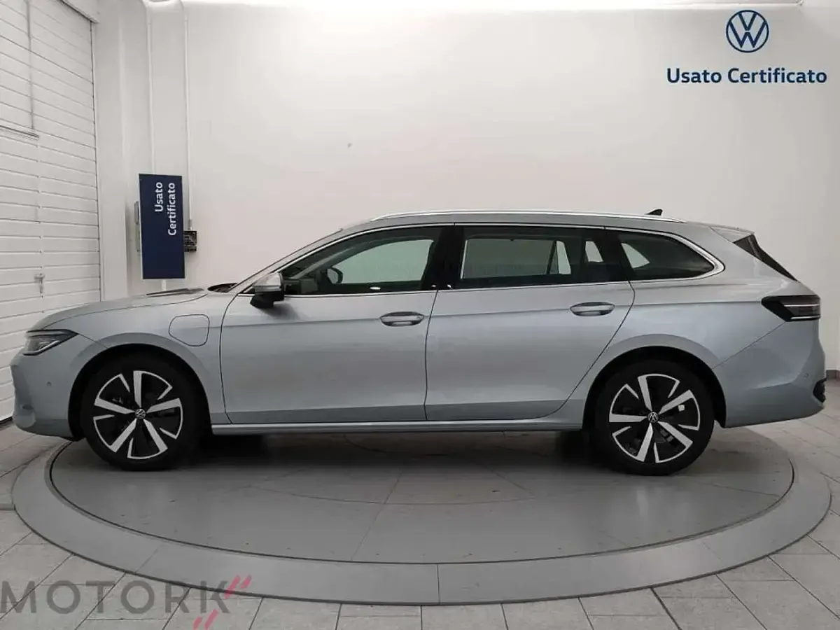 Usata VW Passat Business 204 CV (150 kW) 2025 Marrone Station wagon