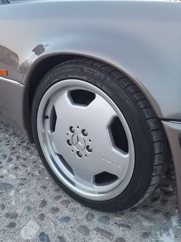 Begagnad Mercedes E500 326 HK (239 kW) 1992 Sedan