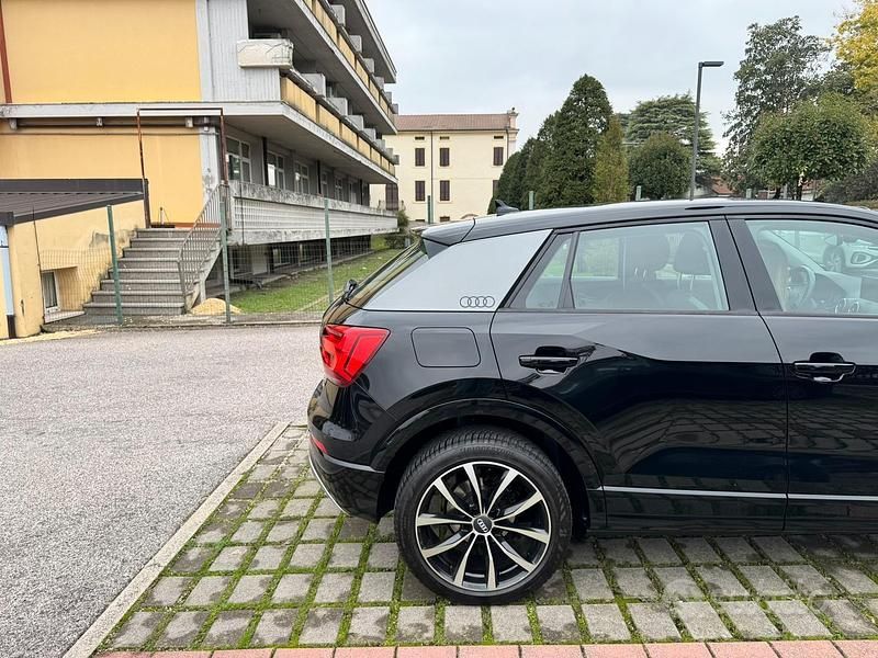 Usata Audi Q2 Admired 150 CV (110 kW) 2019 Nero SUV