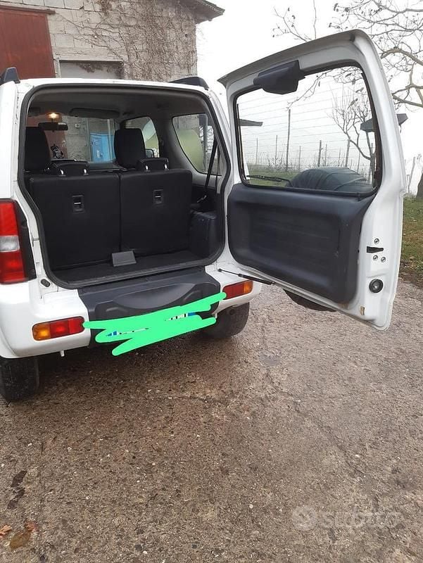 Usata Suzuki Jimny 85 CV (62 kW) 2015 Bianco SUV