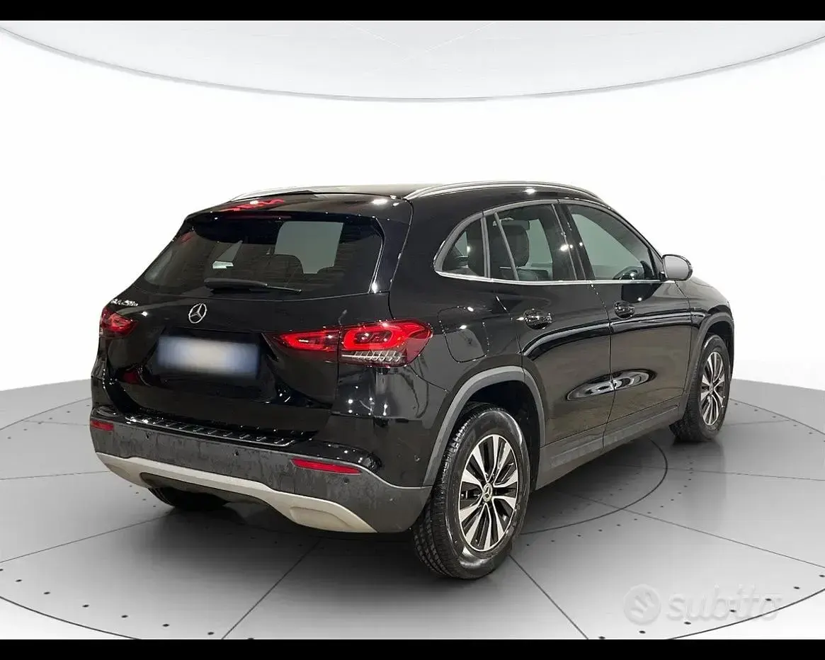 Usata Mercedes GLA250 Business 160 CV (117 kW) 2021 Nero SUV