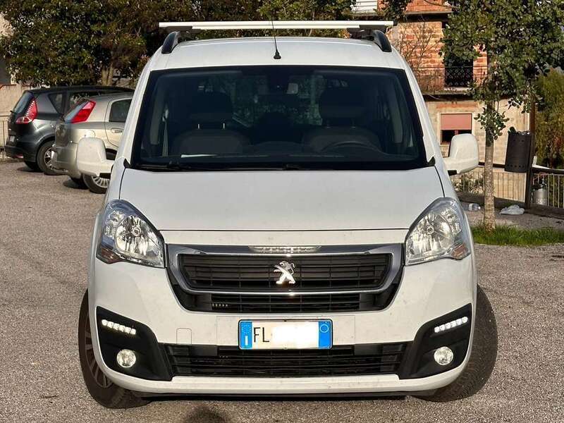 Usato 2017 Peugeot Partner Tepee 1.6 Diesel 109 CV (12.500 €)