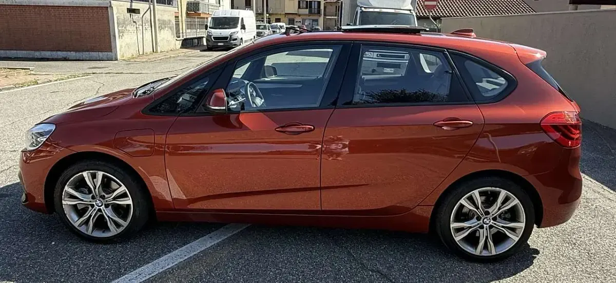 Usata BMW 225 Active Tourer Advantage 136 CV (100 kW) 2021 Sunset orange Monovolume