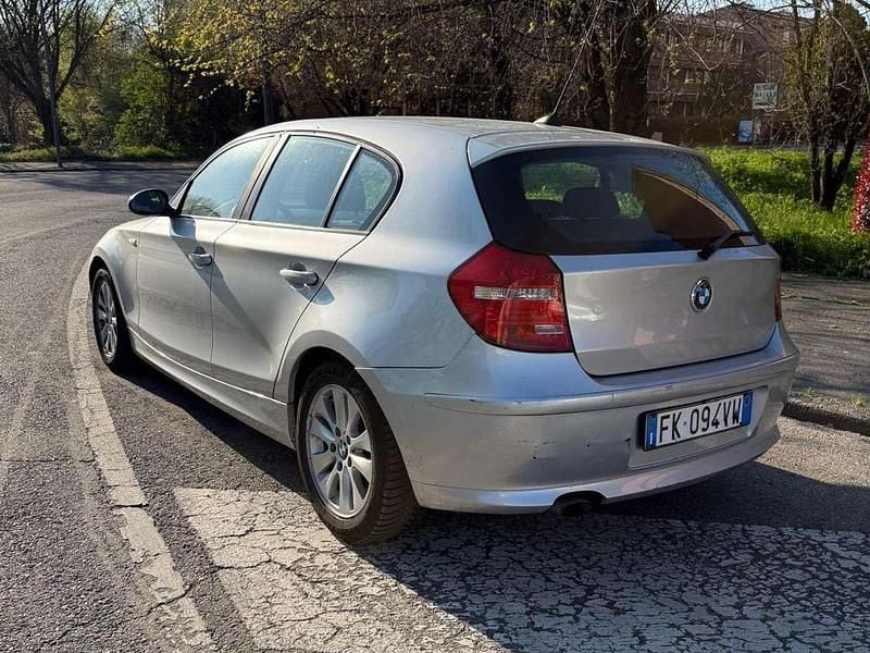 Usata BMW 116 116 CV (85 kW) 2009 Argento Utilitaria