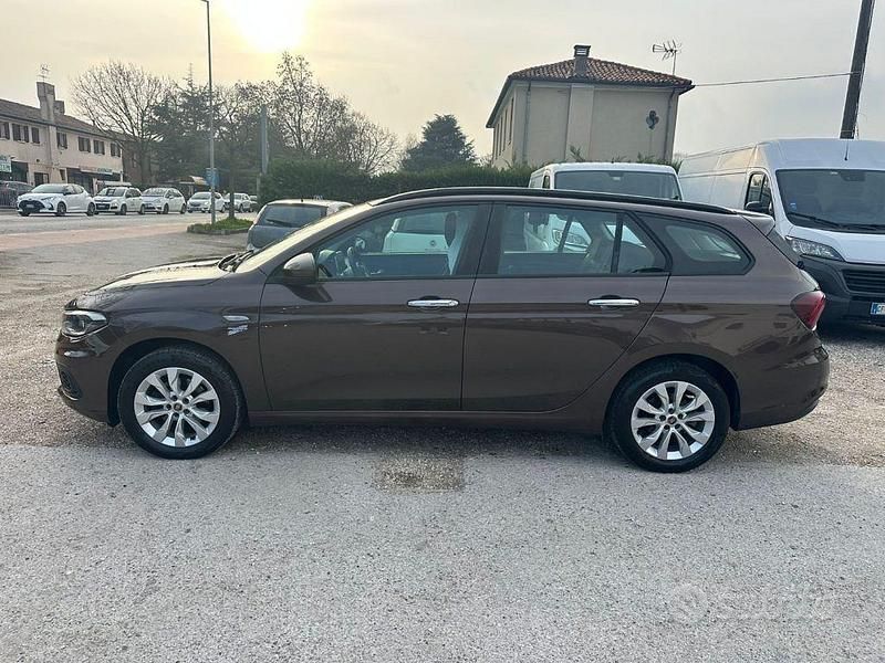 Usata Fiat Tipo Business 95 CV (69 kW) 2019 Marrone Station wagon