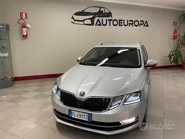 Usata Skoda Octavia Design Edition 150 CV (110 kW) 2017 Argento Station wagon