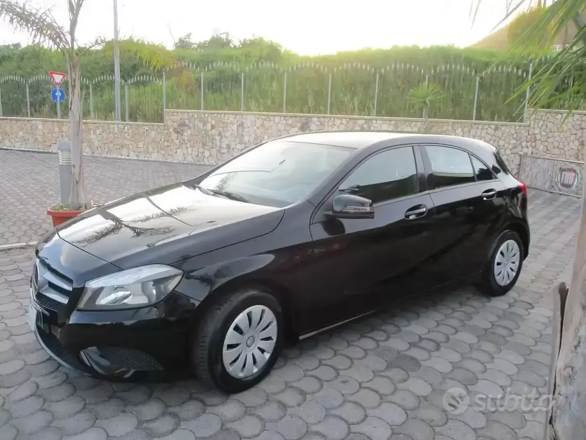 Usata Mercedes A180 Edition 109 CV (80 kW) 2015 Nero Berlina