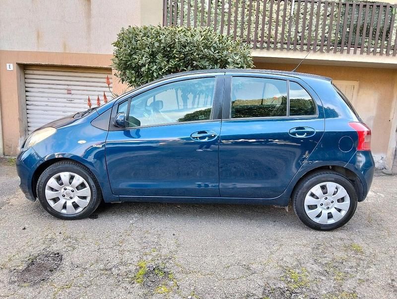Usata Toyota Yaris 75 CV (55 kW) 2006 Blu Utilitaria
