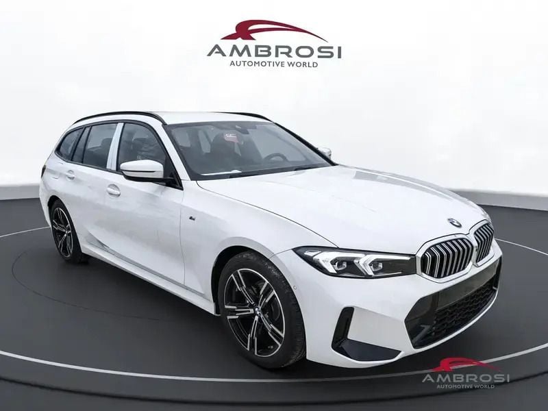 Nuova BMW 320 M Sport 190 CV (139 kW) 2025 Alpin white pastello Station wagon