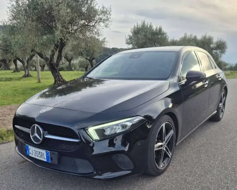 Begagnad Mercedes A180 Executive 116 HK (85 kW) 2022 Svart Sedan