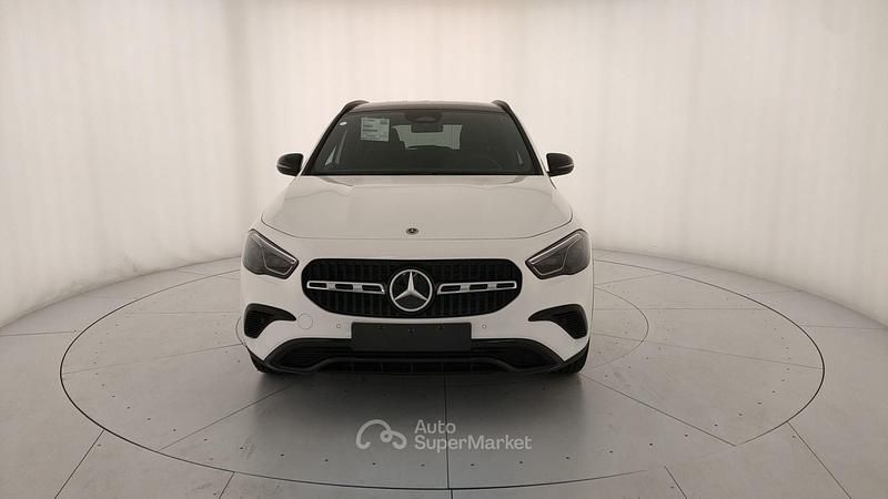 Nuova Mercedes GLA200 150 CV (110 kW) 2026 Bianco SUV