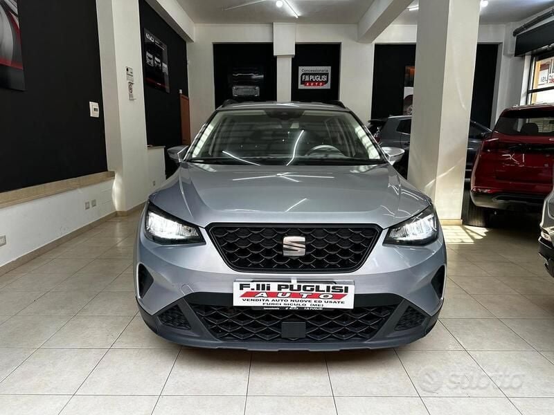 Grigio Usata 2022 Seat Arona Reference SUV | 14.900 € (Buon prezzo) - Immagine 1/4