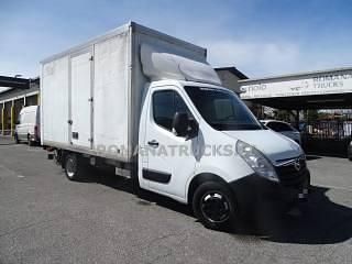 Usata Opel Movano 145 CV (106 kW) 2017 Bianco pastello Monovolume
