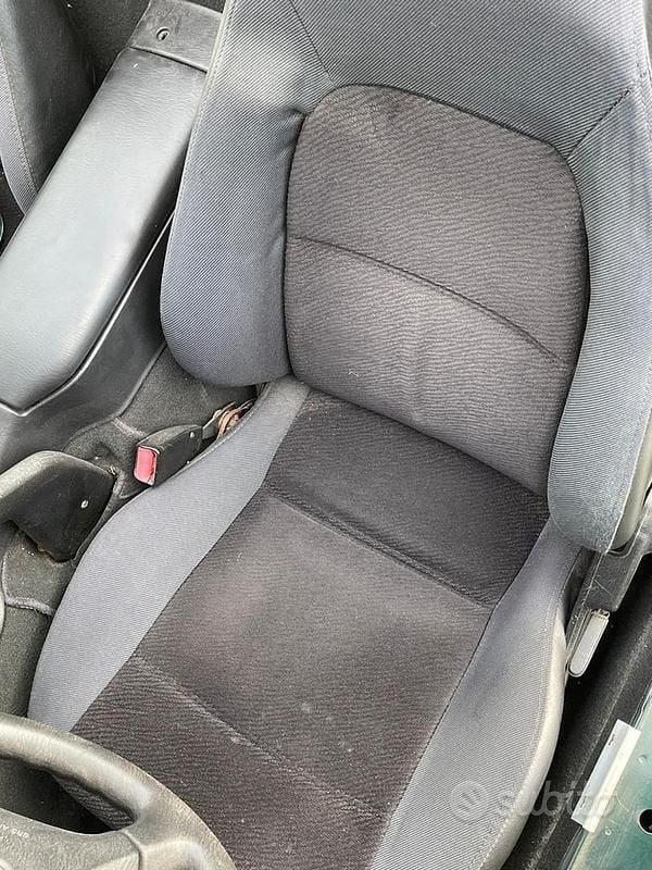 Usata Mazda MX5 110 CV (80 kW) 2000 Verde Cabrio