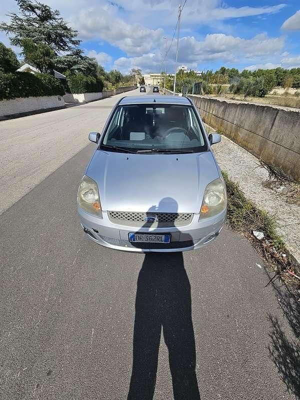 Usata Ford Fiesta Ghia 68 CV (50 kW) 2008 Utilitaria