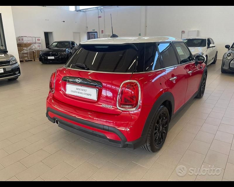 Usata Mini Cooper Classic 136 CV (100 kW) 2022 Rosso Utilitaria