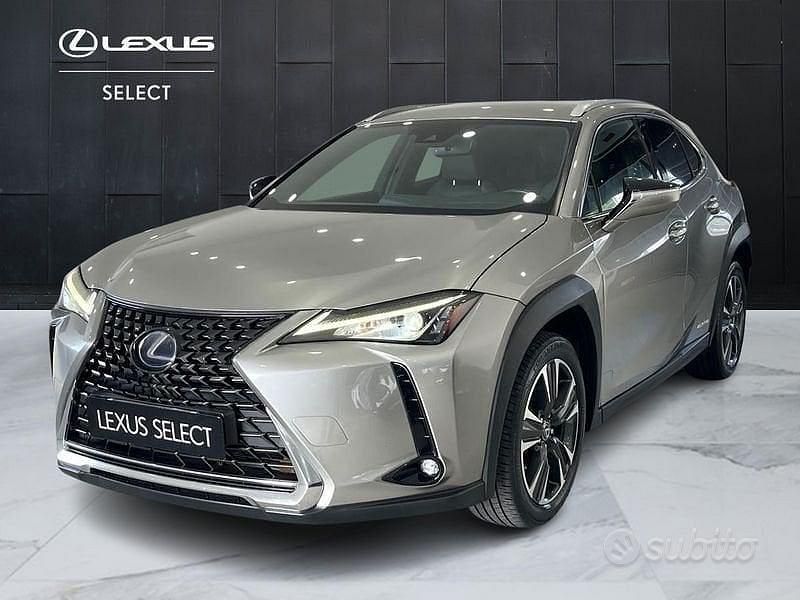 Grigio Usata 2019 Lexus UX 250h Executive Line SUV | 19.700 € (Buon prezzo) - Immagine 1/4
