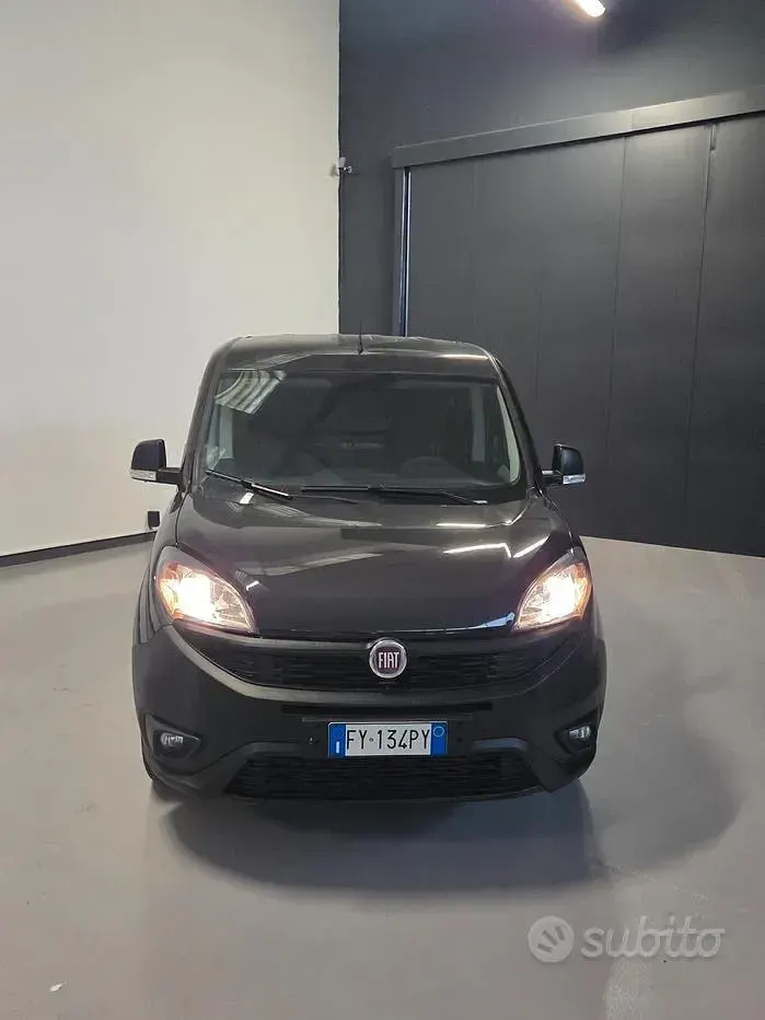 Usata Fiat Doblò Lounge 120 CV (88 kW) 2019 Verde Monovolume