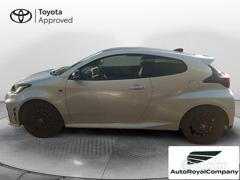 Usata Toyota Yaris 280 CV (205 kW) 2024 Altro Utilitaria