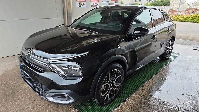 Usata Citroën e-C4 114 kW (156 CV) 2024 Nero Berlina