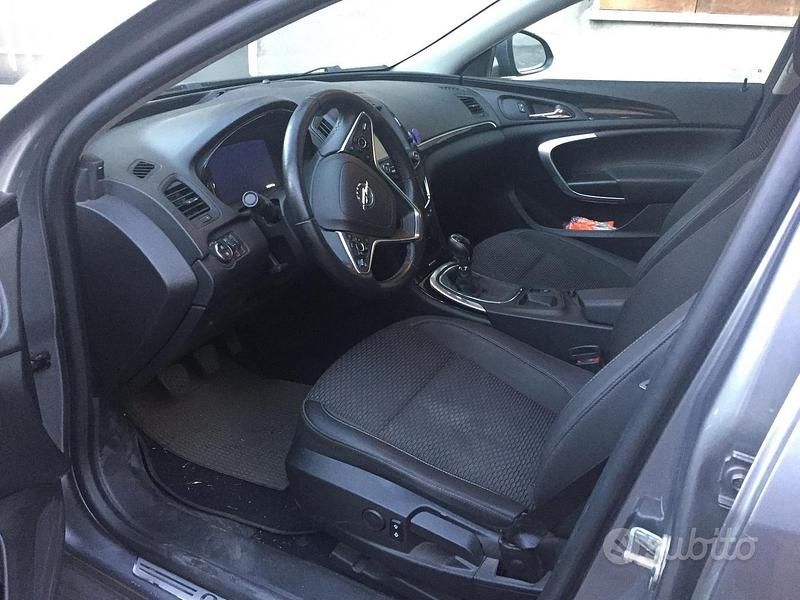 Usata Opel Insignia 170 CV (125 kW) 2016 Grigio Station wagon