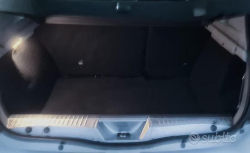 Usata Dacia Sandero Prestige 90 CV (66 kW) 2014 Grigio Berlina