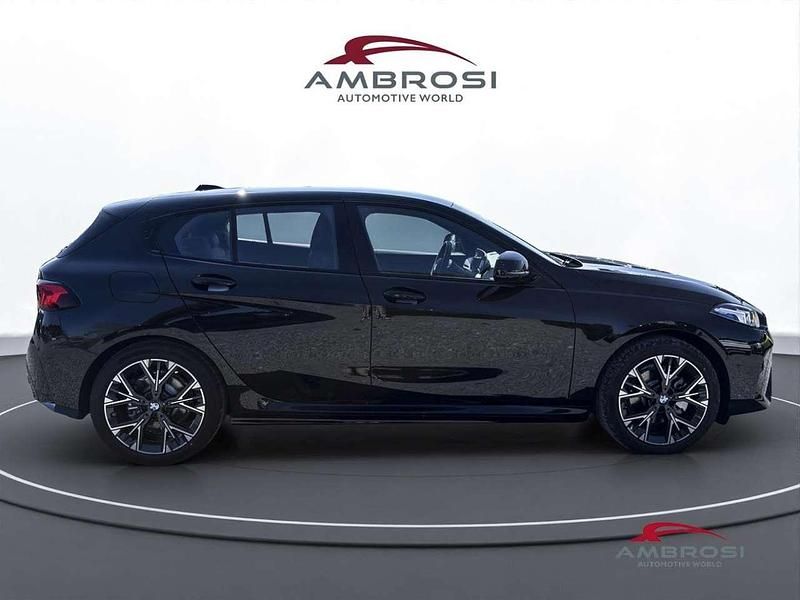 Nuova BMW 116 M Sport 122 CV (89 kW) 2026 Black sapphire metallizzato Utilitaria