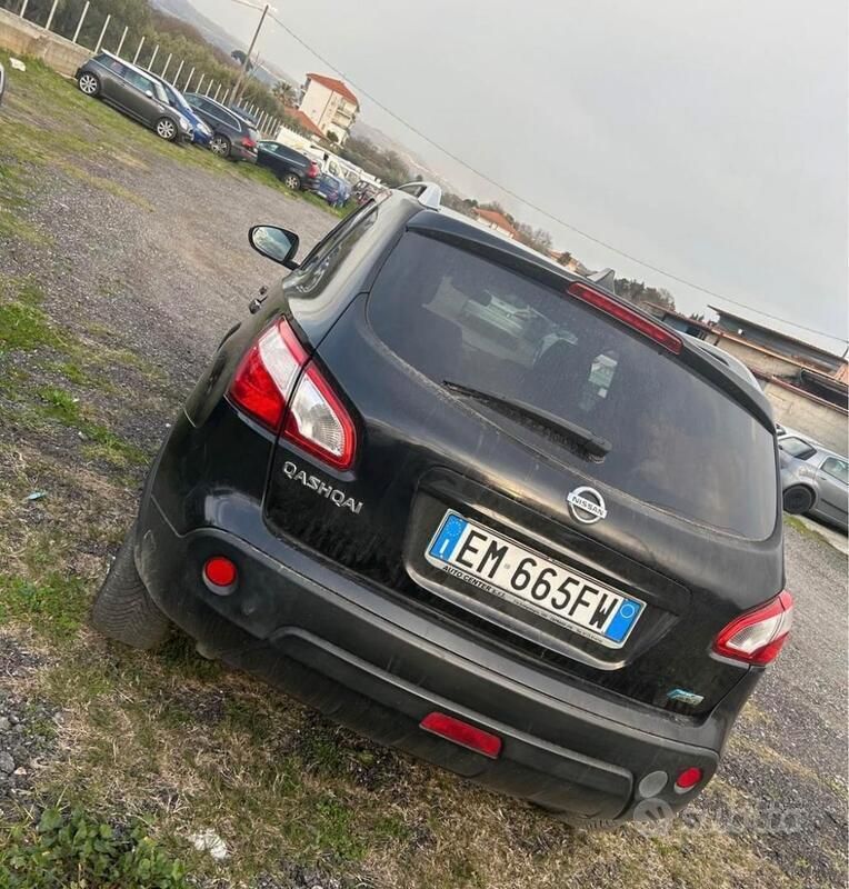 Gebraucht Nissan Qashqai 106 PS (77 kW) 2012 Schwarz SUV