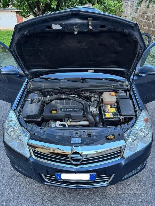 Usata Opel Astra 101 CV (74 kW) 2007 Blu Berlina