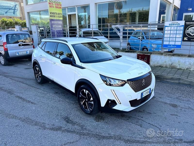 Usata Peugeot 2008 Allure 131 CV (96 kW) 2022 Bianco SUV