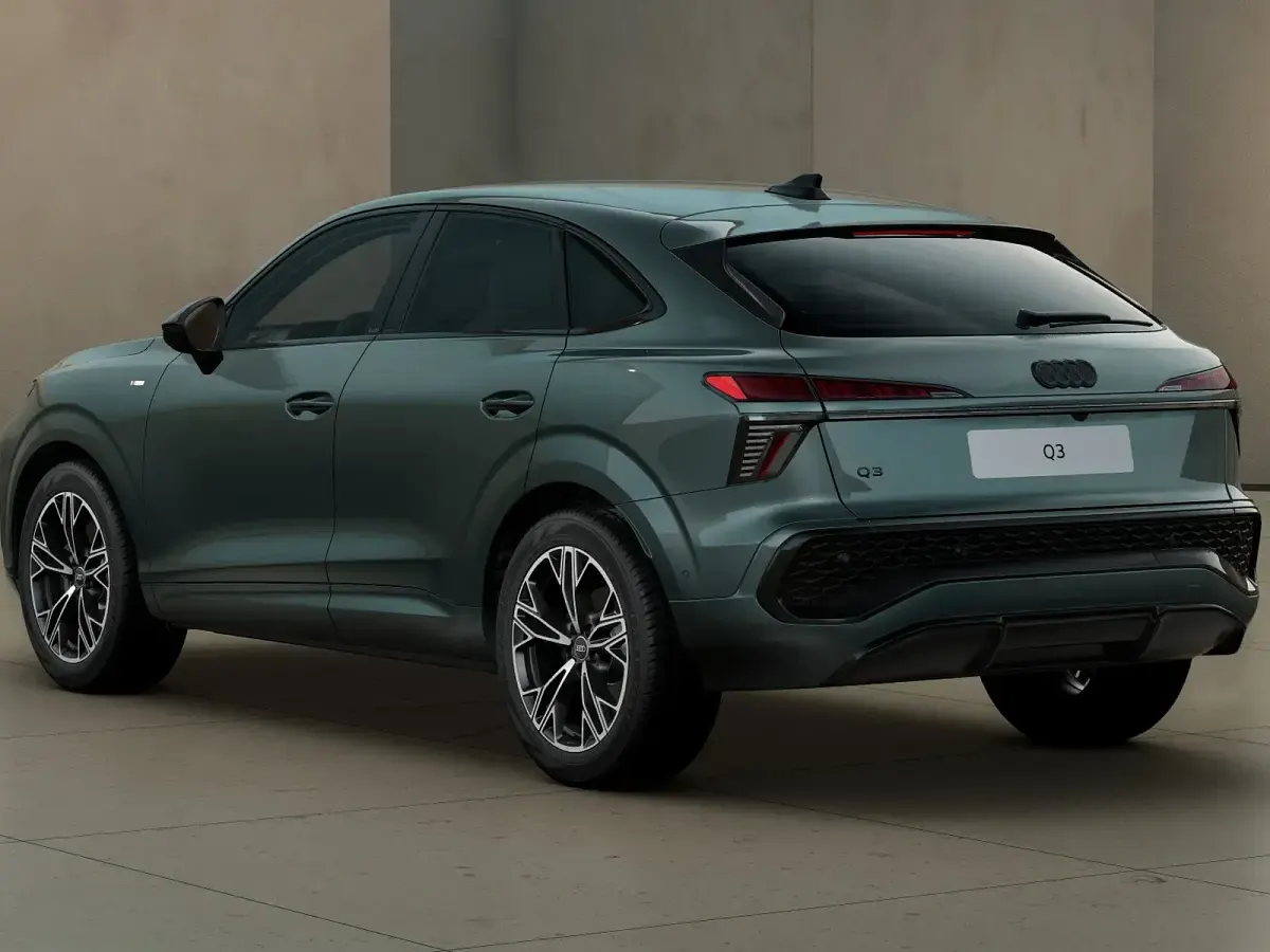 Nuova Audi Q3 Sportback Comfort 150 CV (110 kW) 2026 Verde salvia metallizzato SUV
