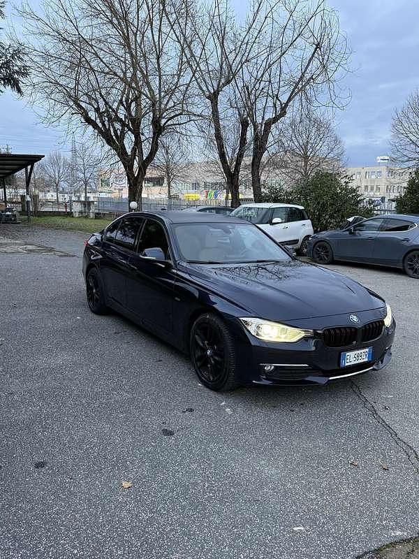 Usata BMW 318 Luxury Line 143 CV (105 kW) 2014 Berlina