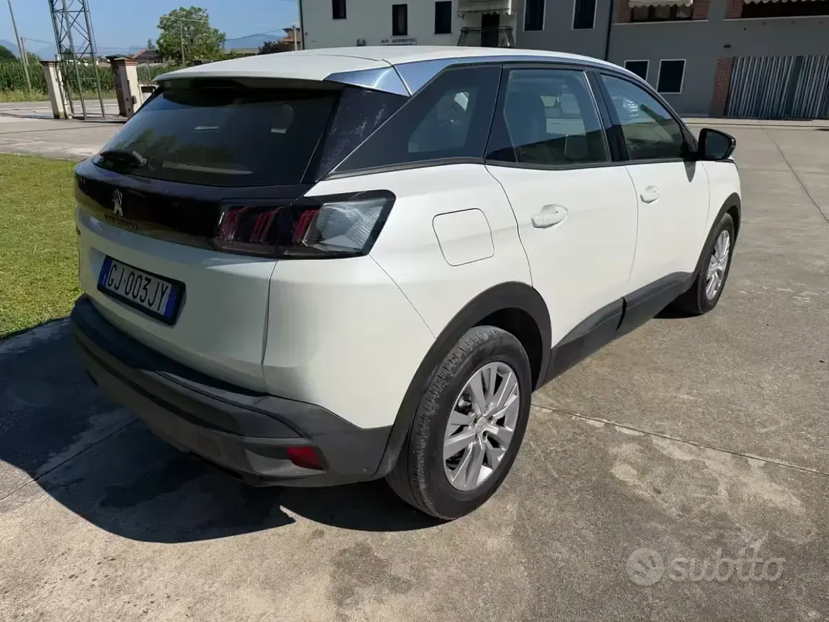 Usata Peugeot 3008 Active 131 CV (96 kW) 2023 Bianco SUV