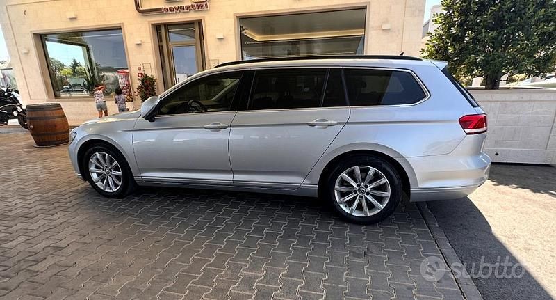 Usata VW Passat 150 CV (110 kW) 2018 Grigio Berlina