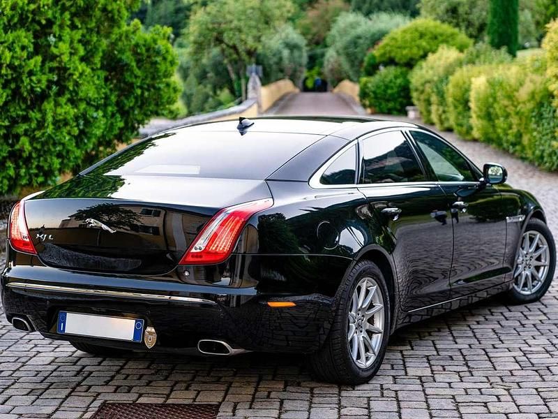 Usata Jaguar XJL 207 CV (152 kW) 2012 Nero Berlina
