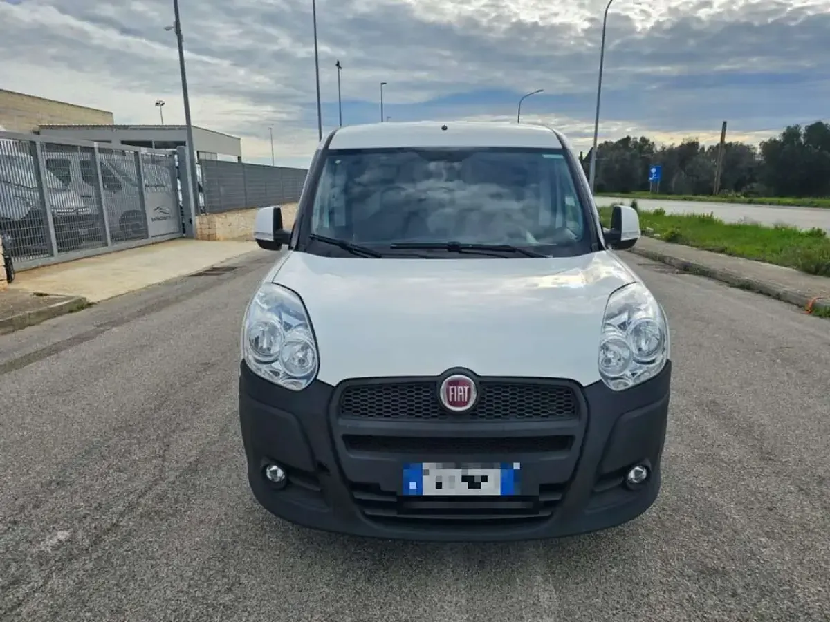 Usata Fiat Doblò 105 CV (77 kW) 2014 Bianco Monovolume