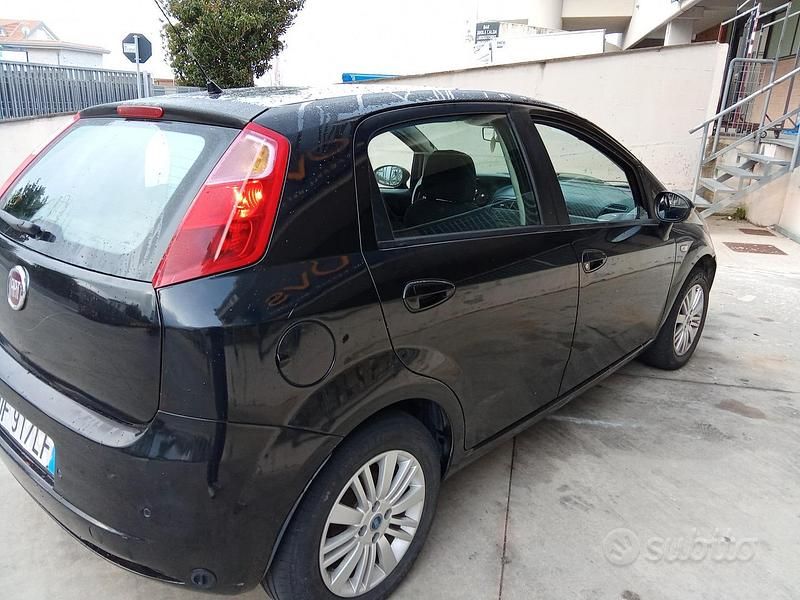 Usata Fiat Grande Punto 80 CV (58 kW) 2009 Nero Utilitaria