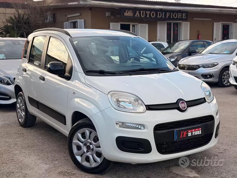 Usata Fiat Panda Lounge 80 CV (58 kW) 2014 Bianco Utilitaria