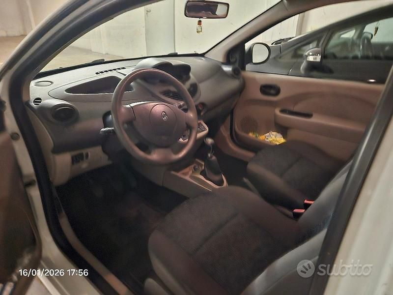Usata Renault Twingo 65 CV (47 kW) 2009 Bianco Utilitaria