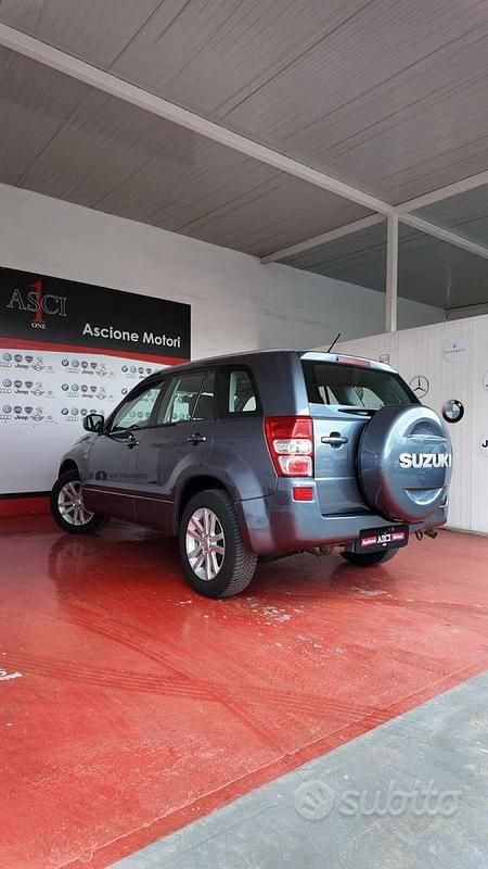 Usata Suzuki Grand Vitara 128 CV (94 kW) 2009 Grigio SUV
