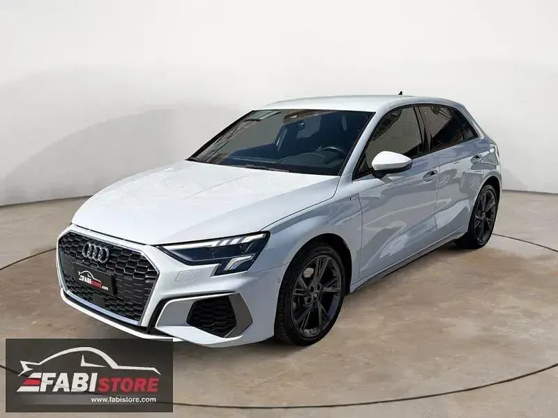 Usata Audi A3 Sportback S-Line 149 CV (109 kW) 2022 Bianco Utilitaria