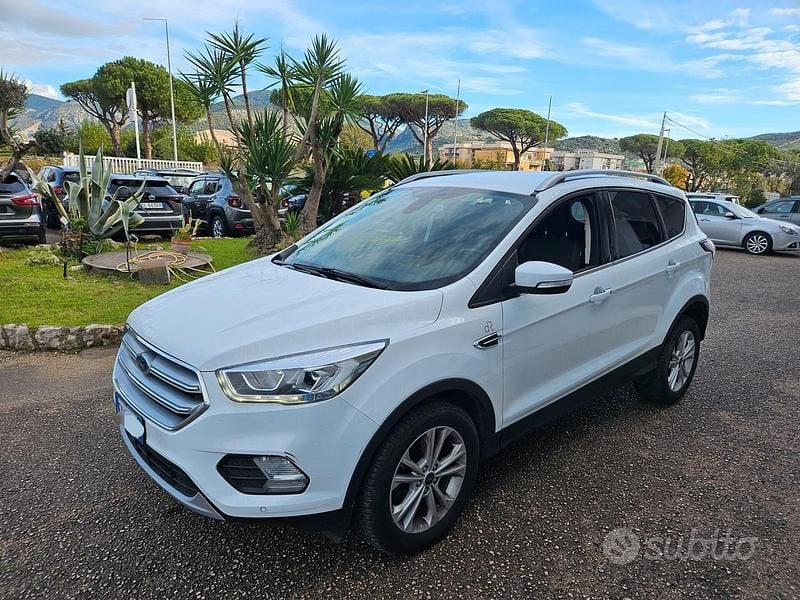 Bianco Usata 2019 Ford Kuga S SUV | 14.900 € (Super prezzo) - Immagine 1/4