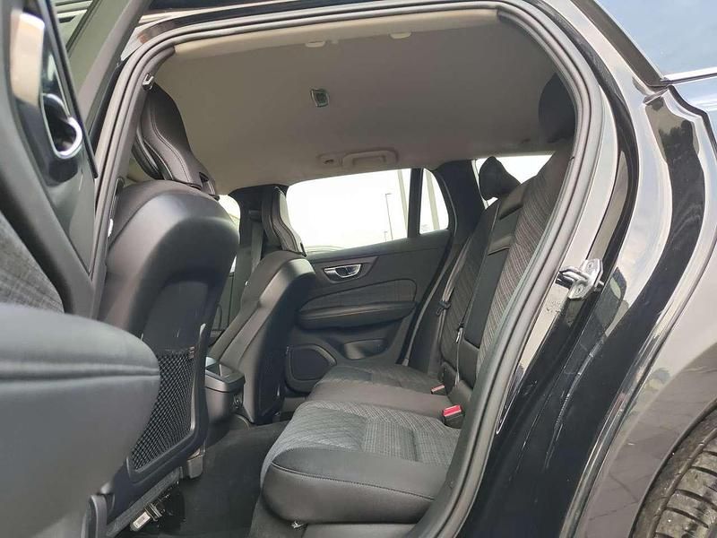 Usata Volvo V60 Momentum 197 CV (144 kW) 2021 Nero Station wagon