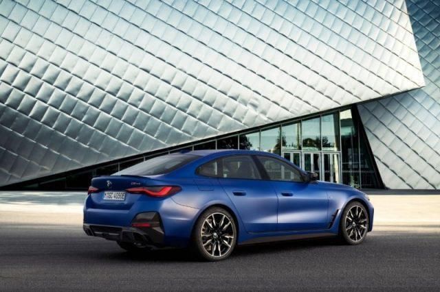 Nuova BMW i4 Sport Line 124 kW (169 CV) 2025 Argento Berlina