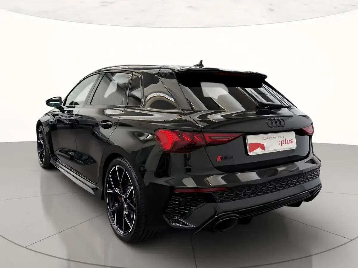 Usata Audi RS3 Design 400 CV (294 kW) 2023 Nero mito metallizzato Berlina